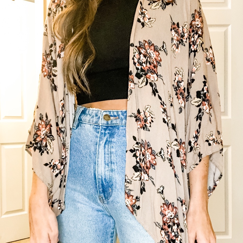 Flowy Floral Open Front Cardigan- Small